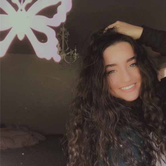 Meet your Posher, Saylor - Picture 1 of 1